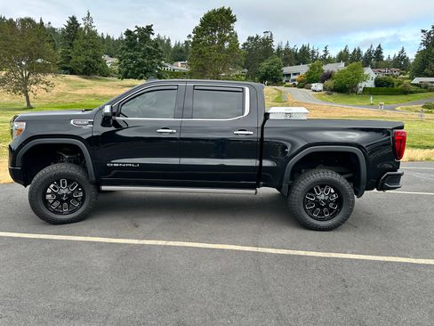 Used 2019 GMC Sierra 1500 Denali w/ Denali Ultimate Package AWD/4WD image 1