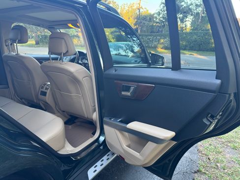 Used 2011 Mercedes-Benz GLK 350 2WD image 18