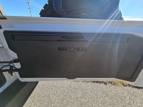 Used 2022 Jeep Wrangler Unlimited Rubicon 4xe image 12