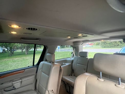 Used 2010 INFINITI QX56 4WD w/ Technology Pkg image 6