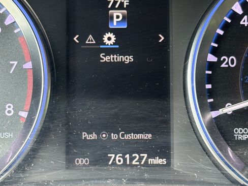 Used 2015 Toyota Highlander Limited w/ Driver Technology Package FWD image 17