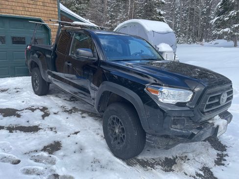 Used 2020 Toyota Tacoma SR w/ SX Package image 1