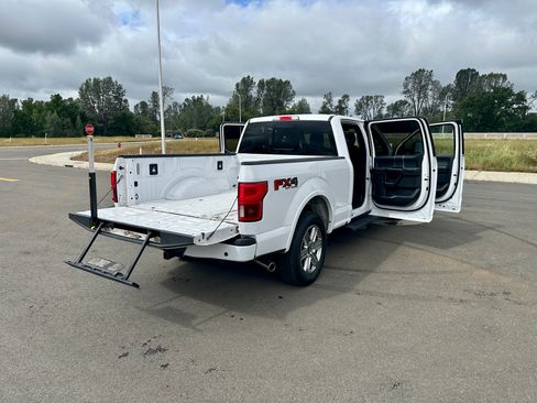 Used 2018 Ford F150 Lariat w/ Equipment Group 502A Luxury AWD/4WD image 10