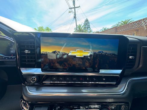 Used 2024 Chevrolet Silverado 1500 High Country w/ Midnight Edition image 10