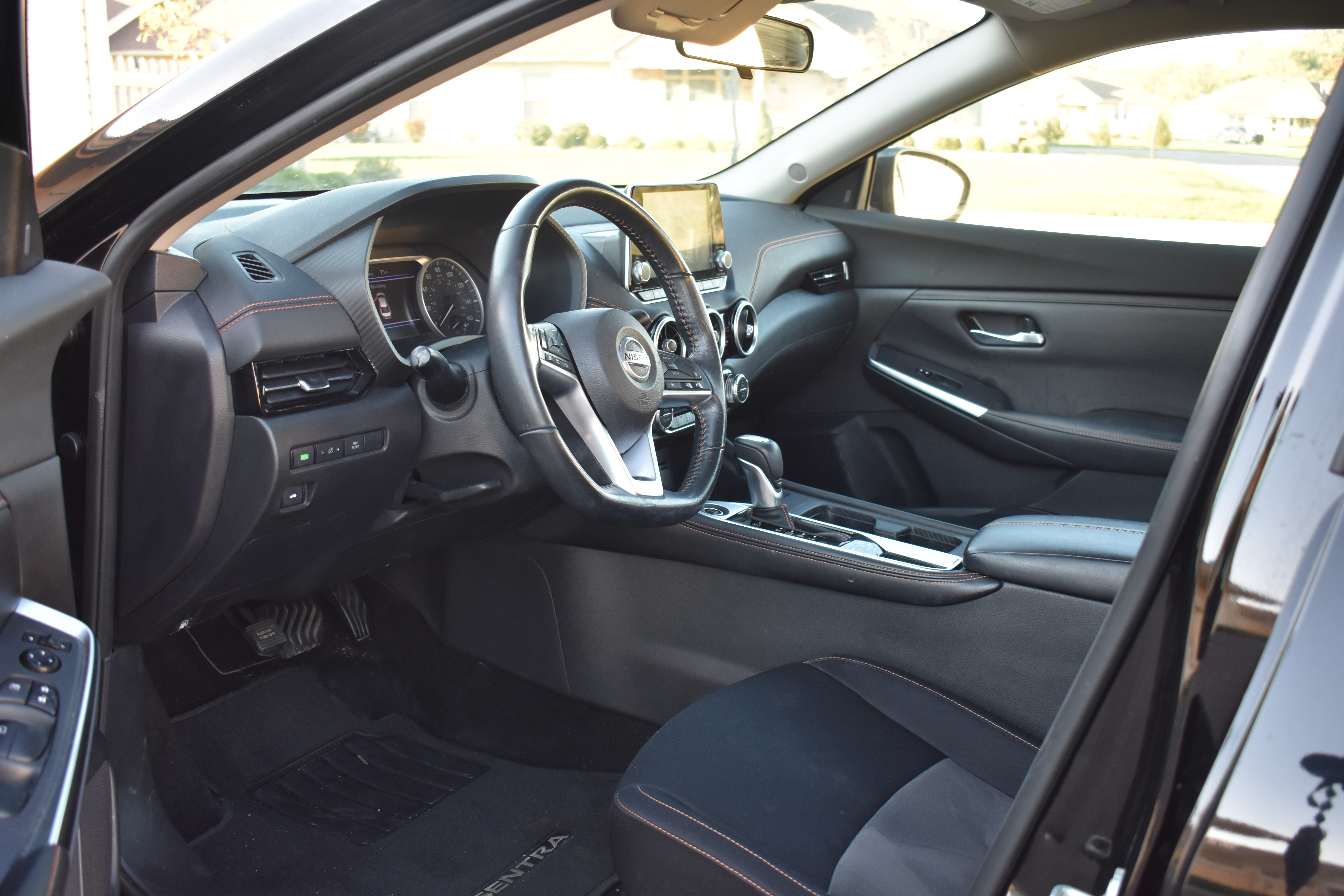 Used 2021 Nissan Sentra SR FWD image 2