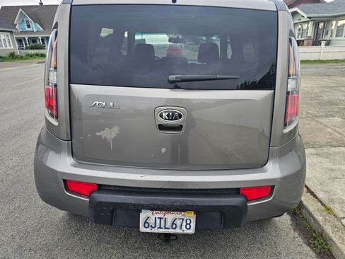 Used 2010 Kia Soul + image 10