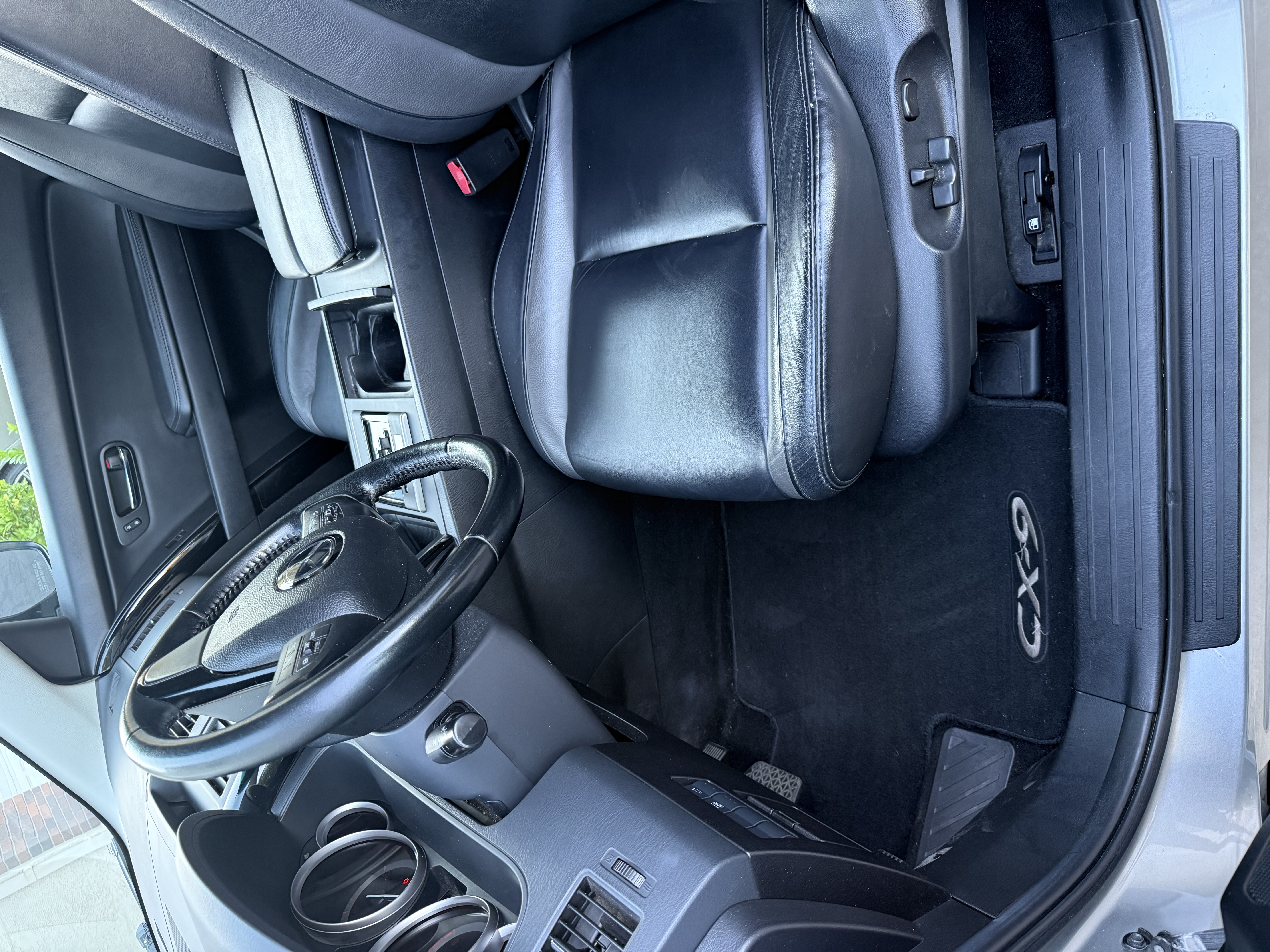 Used 2011 MAZDA CX-9 Touring w/ Moonroof & Bose Audio Pkg FWD image 12