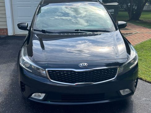 Used 2017 Kia Forte S w/ S Technology Package FWD image 4