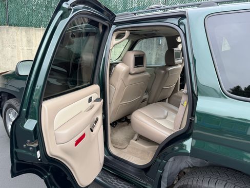 Used 2004 GMC Yukon Denali AWD/4WD image 10