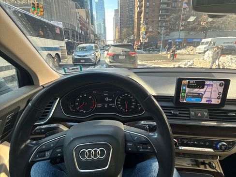 Used 2019 Audi Q5 2.0T Premium w/ Convenience Package image 6