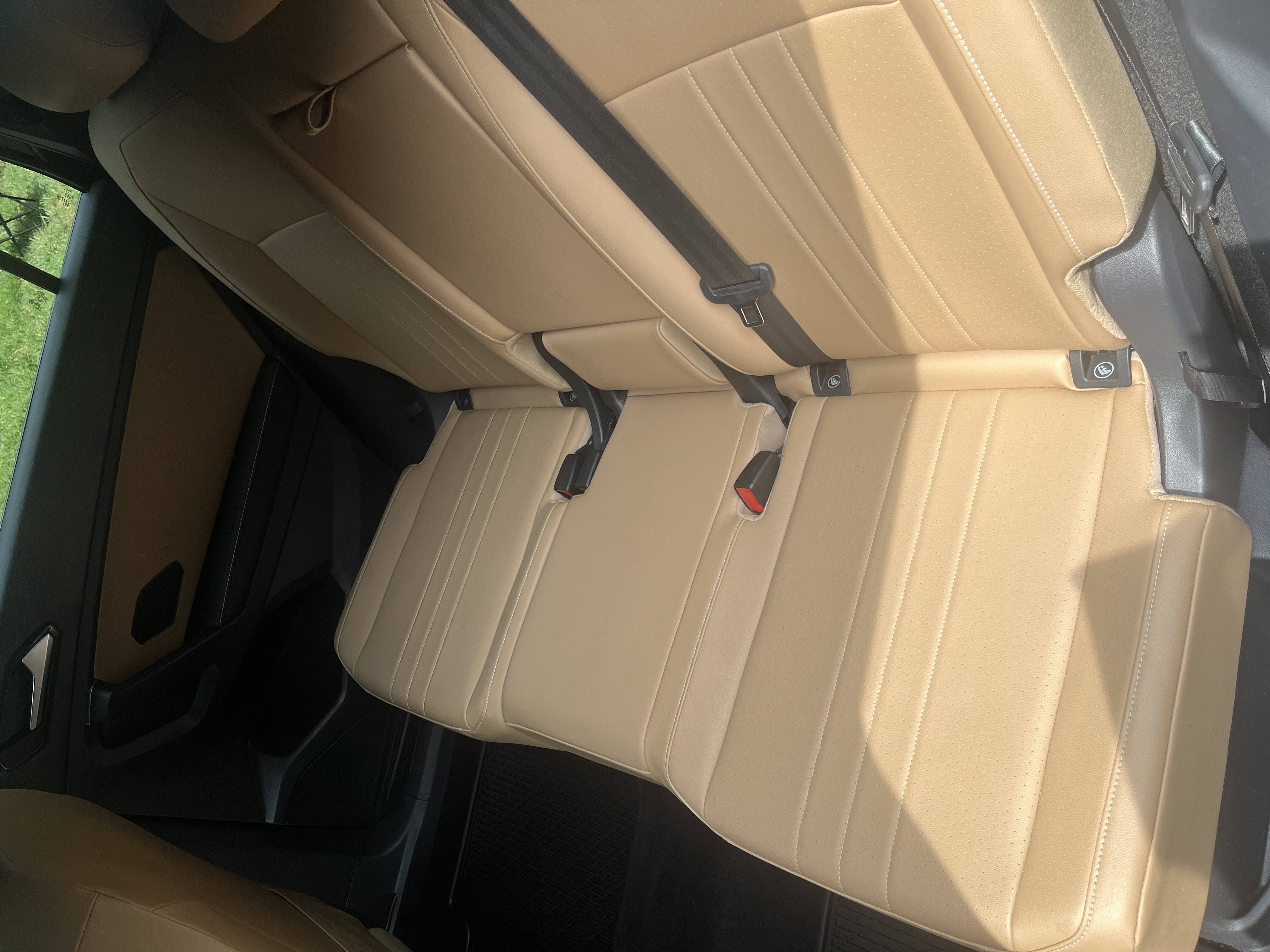 Used 2024 Volkswagen Tiguan SE AWD/4WD image 5