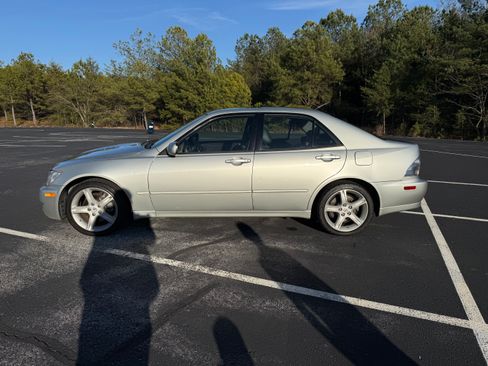 Used 2001 Lexus IS 300 image 2