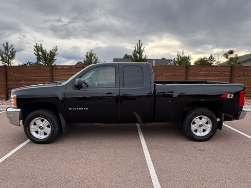 Used 2011 Chevrolet Silverado 1500 LT w/ Interior Plus Package image 5