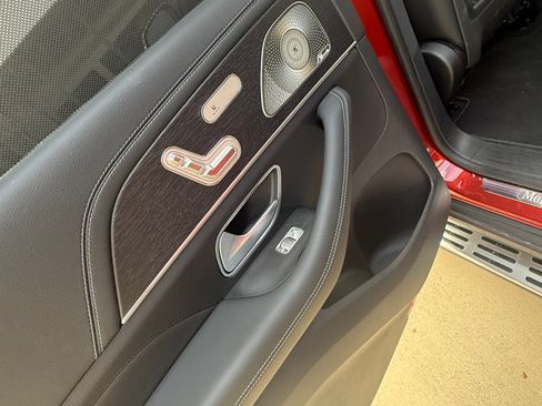 Used 2024 Mercedes-Benz GLS 450 4MATIC image 10