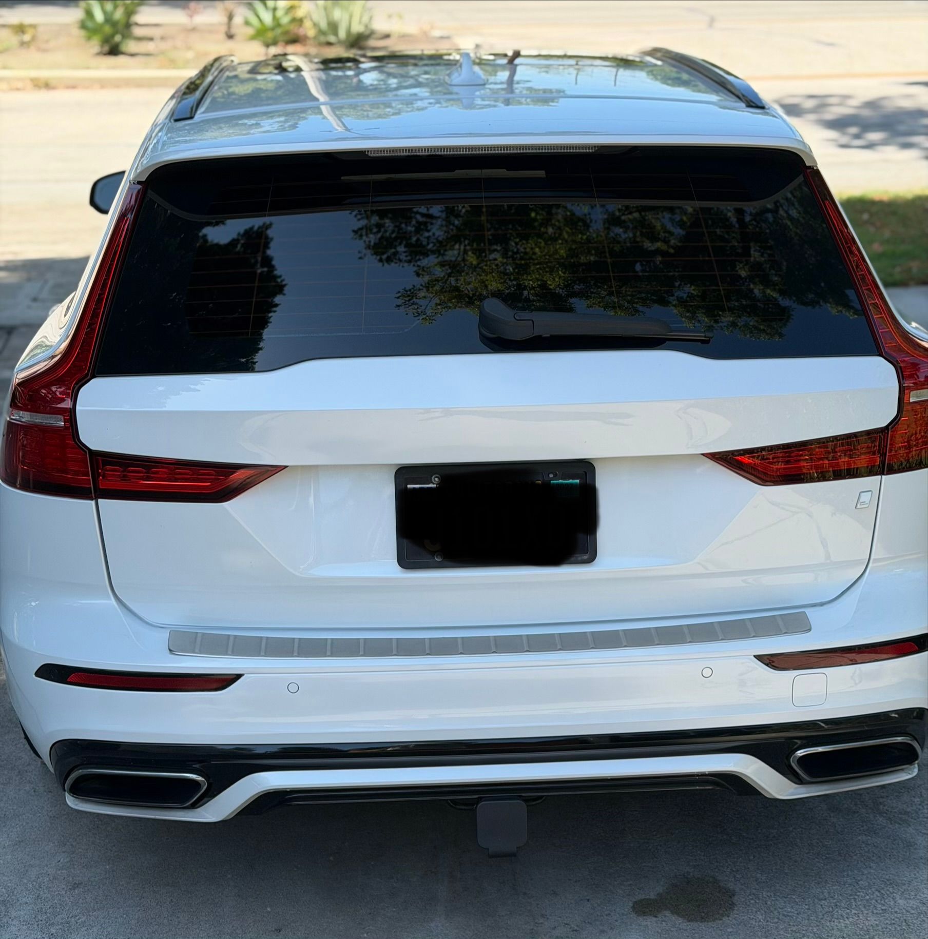 Used 2021 Volvo V60 T6 R-Design w/ Advanced Package FWD image 13