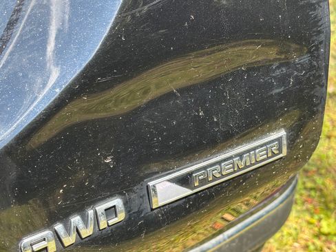 Used 2018 Chevrolet Equinox Premier AWD/4WD image 18