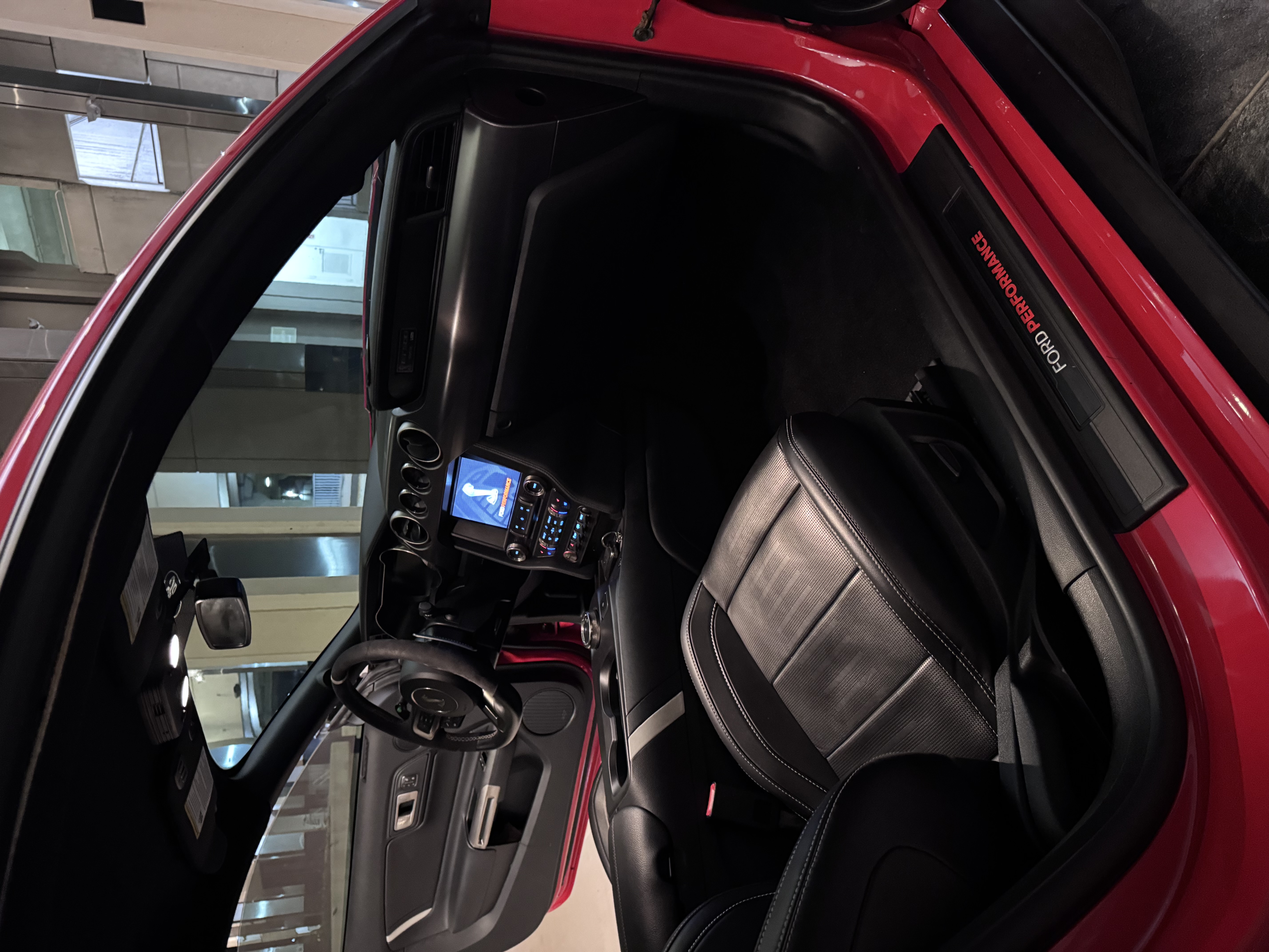 Used 2020 Ford Mustang Shelby GT500 w/ Technology Package RWD image 12