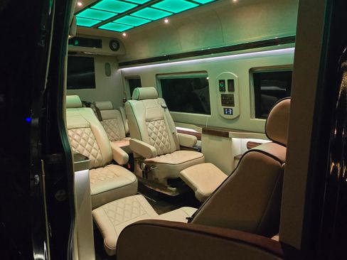 Used 2013 Mercedes-Benz Sprinter 2500 image 15