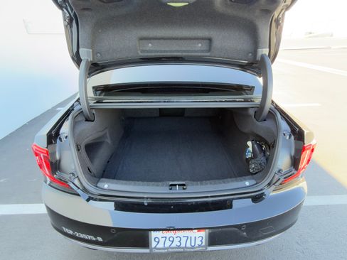 Used 2023 Volvo S90 B6 Plus image 11