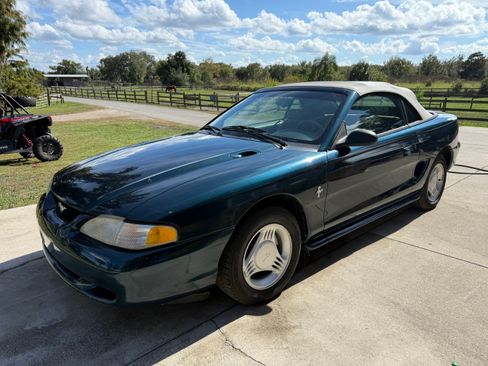 Used 1995 Ford Mustang Convertible image 2