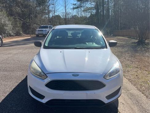 Used 2017 Ford Focus S image 9