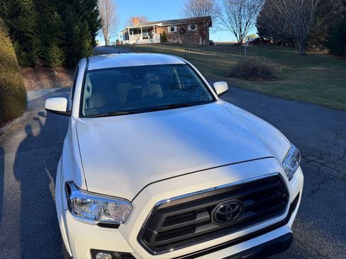 Used 2023 Toyota Tacoma SR5 image 5