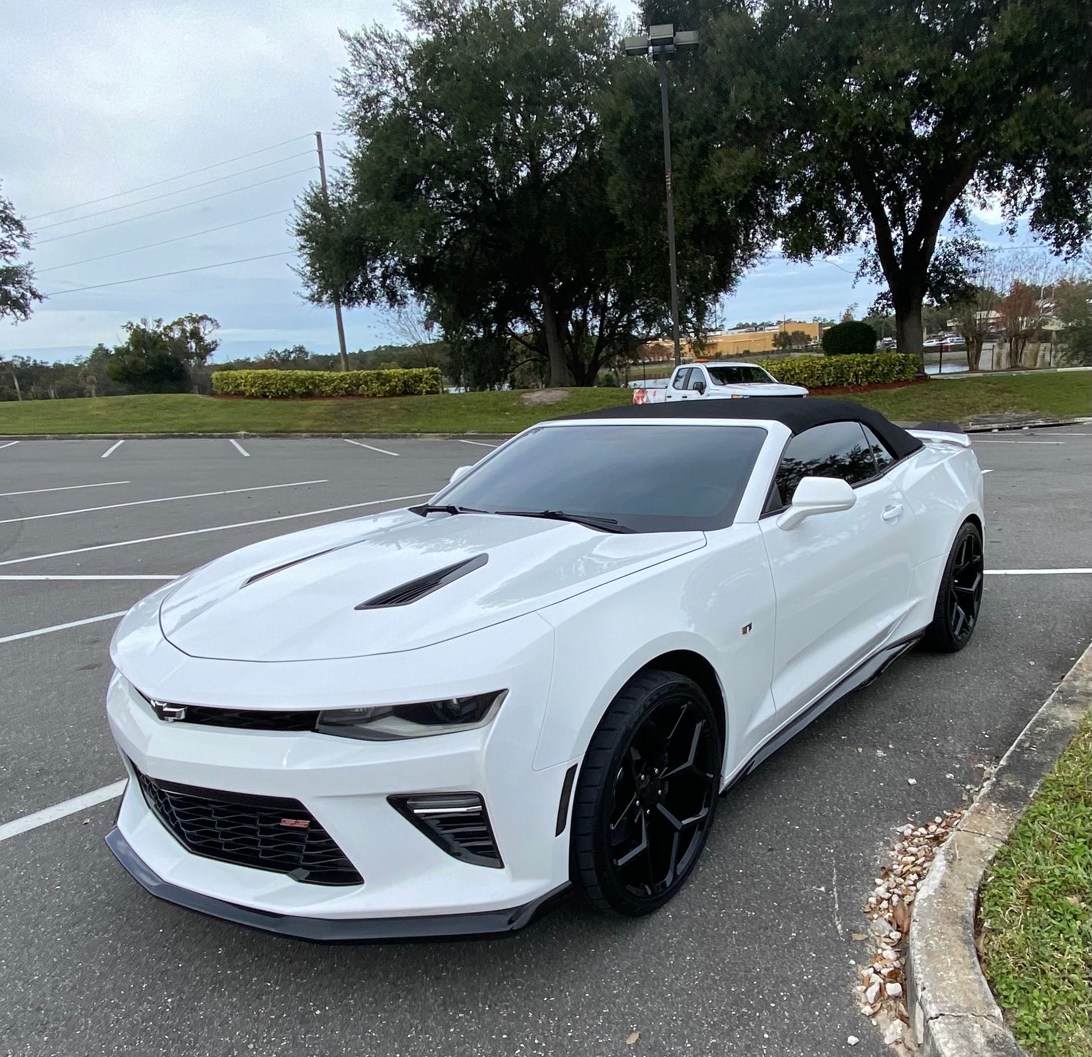 Used 2017 Chevrolet Camaro SS RWD image 5