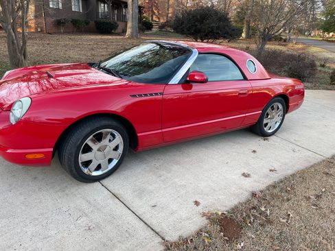 Used 2002 Ford Thunderbird image 10