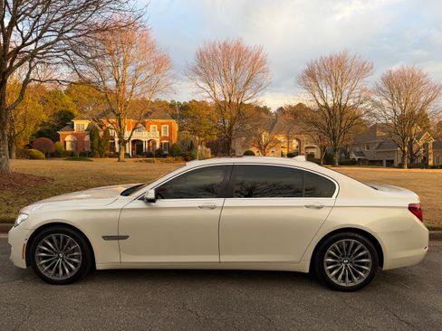 Used 2014 BMW 750Li image 4