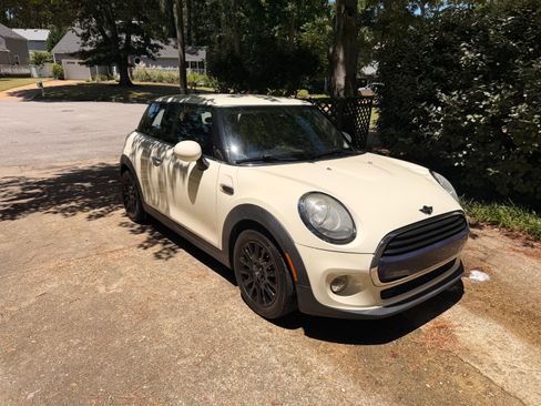 Used 2018 MINI Cooper 2-Door Hardtop FWD image 1