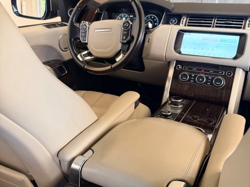 Used 2017 Land Rover Range Rover HSE image 11