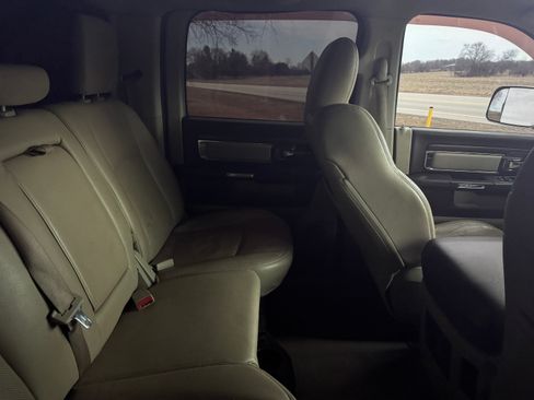 Used 2014 RAM 1500 Laramie w/ Convenience Group image 5