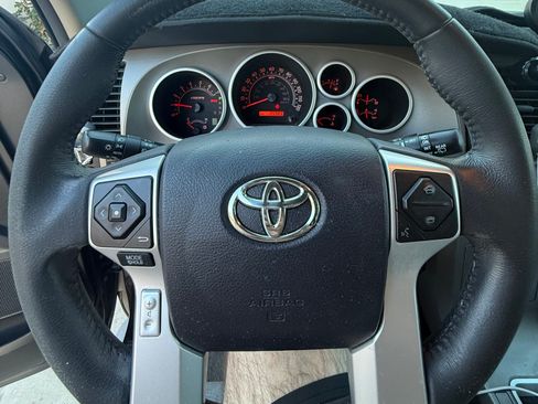 Used 2016 Toyota Sequoia SR5 RWD image 13