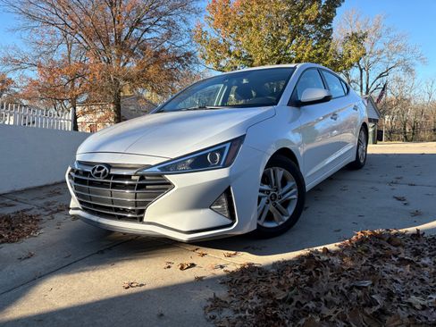 Used 2020 Hyundai Elantra Value Edition w/ Cargo Package (C1) image 2