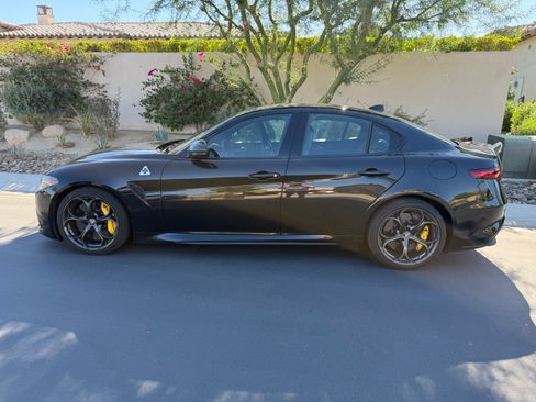 Used 2017 Alfa Romeo Giulia Quadrifoglio image 1