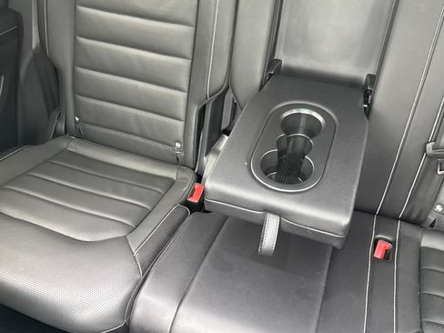 Used 2025 Volkswagen Atlas Cross Sport SEL R-Line image 23