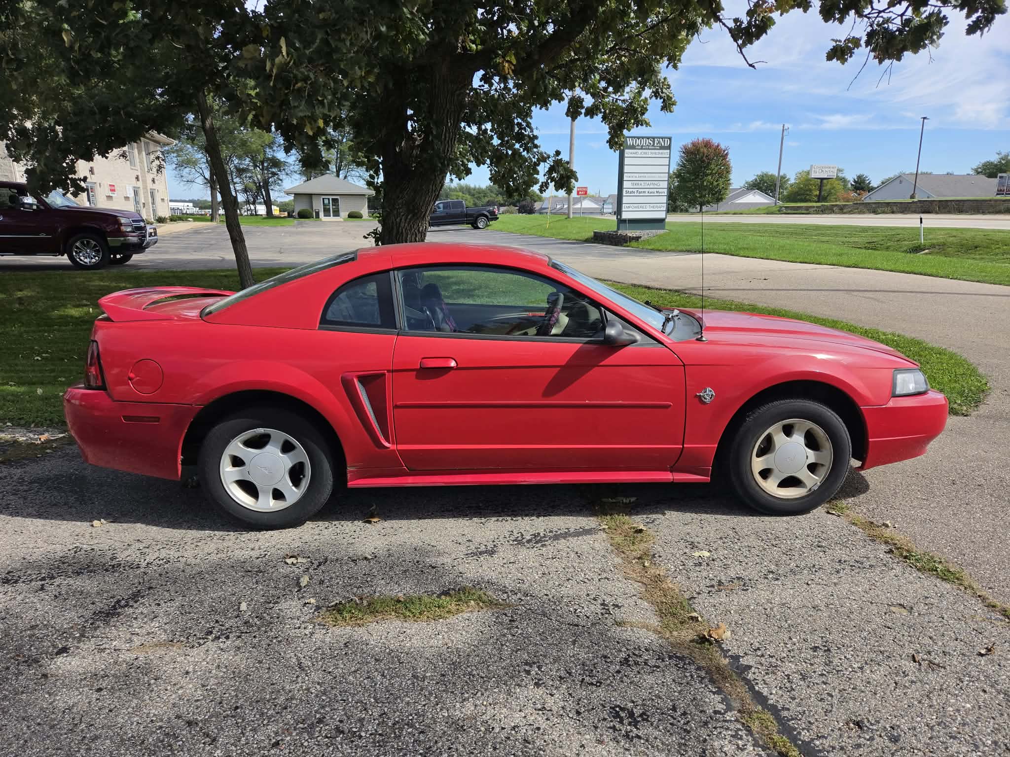 Used 1999 Ford Mustang Coupe RWD image 6
