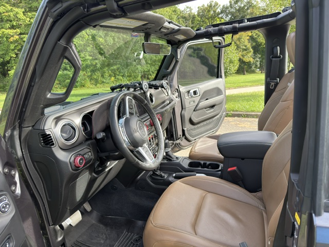 Used 2022 Jeep Wrangler Rubicon w/ Steel Bumper Group AWD/4WD image 12