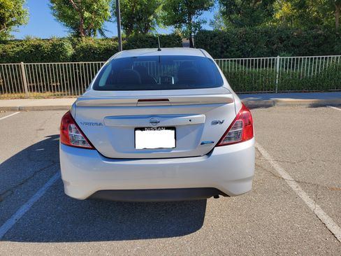 Used 2015 Nissan Versa SV image 4