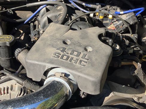 Used 2001 Ford Explorer Sport Trac 4x4 image 22