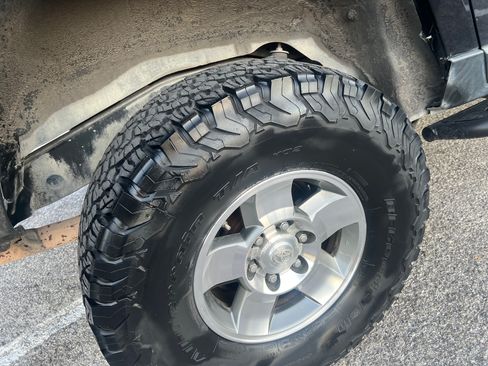 Used 2010 Toyota FJ Cruiser 4WD image 17