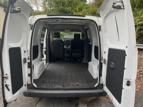 Used 2017 Nissan NV200 S w/ Cruise Control Package image 4