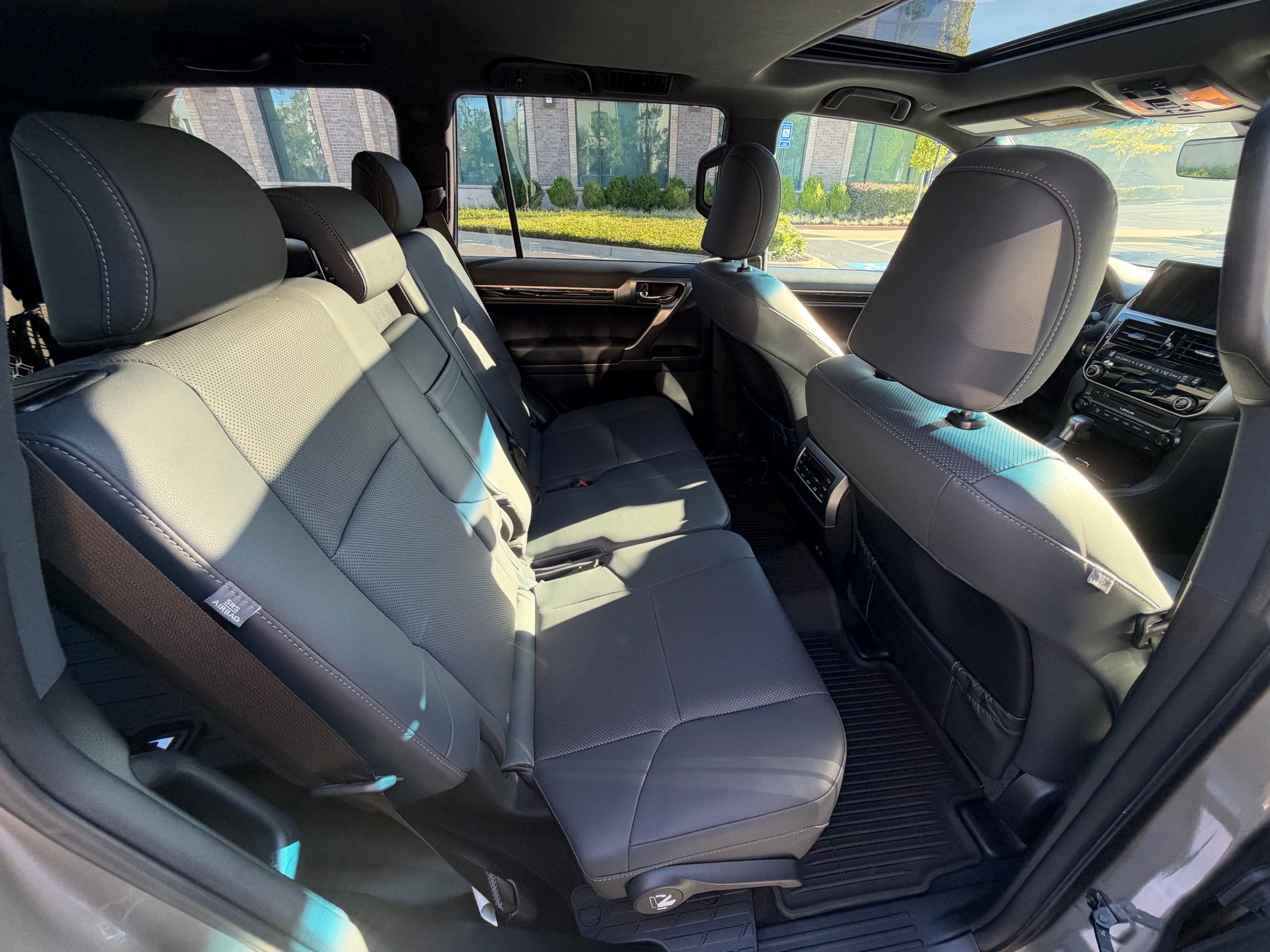 Used 2022 Lexus GX 460 Premium w/ Premium Package AWD/4WD image 16
