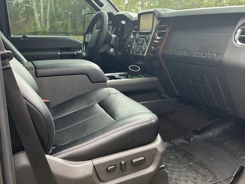 Used 2015 Ford F250 Lariat w/ FX4 Off-Road Package image 8