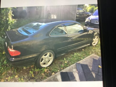 Used 2000 Mercedes-Benz CLK 430 Coupe image 1