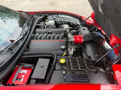 Used 2004 Chevrolet Corvette Coupe w/ Roof Package image 15