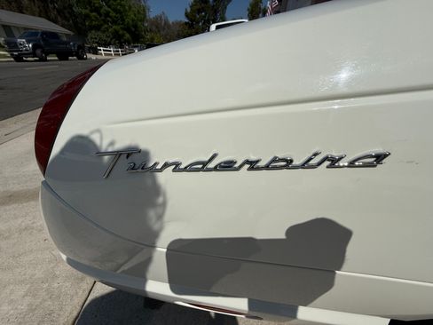 Used 2003 Ford Thunderbird image 5