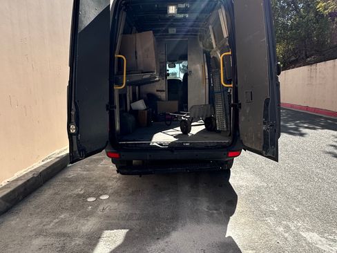 Used 2018 Mercedes-Benz Sprinter 2500 image 11