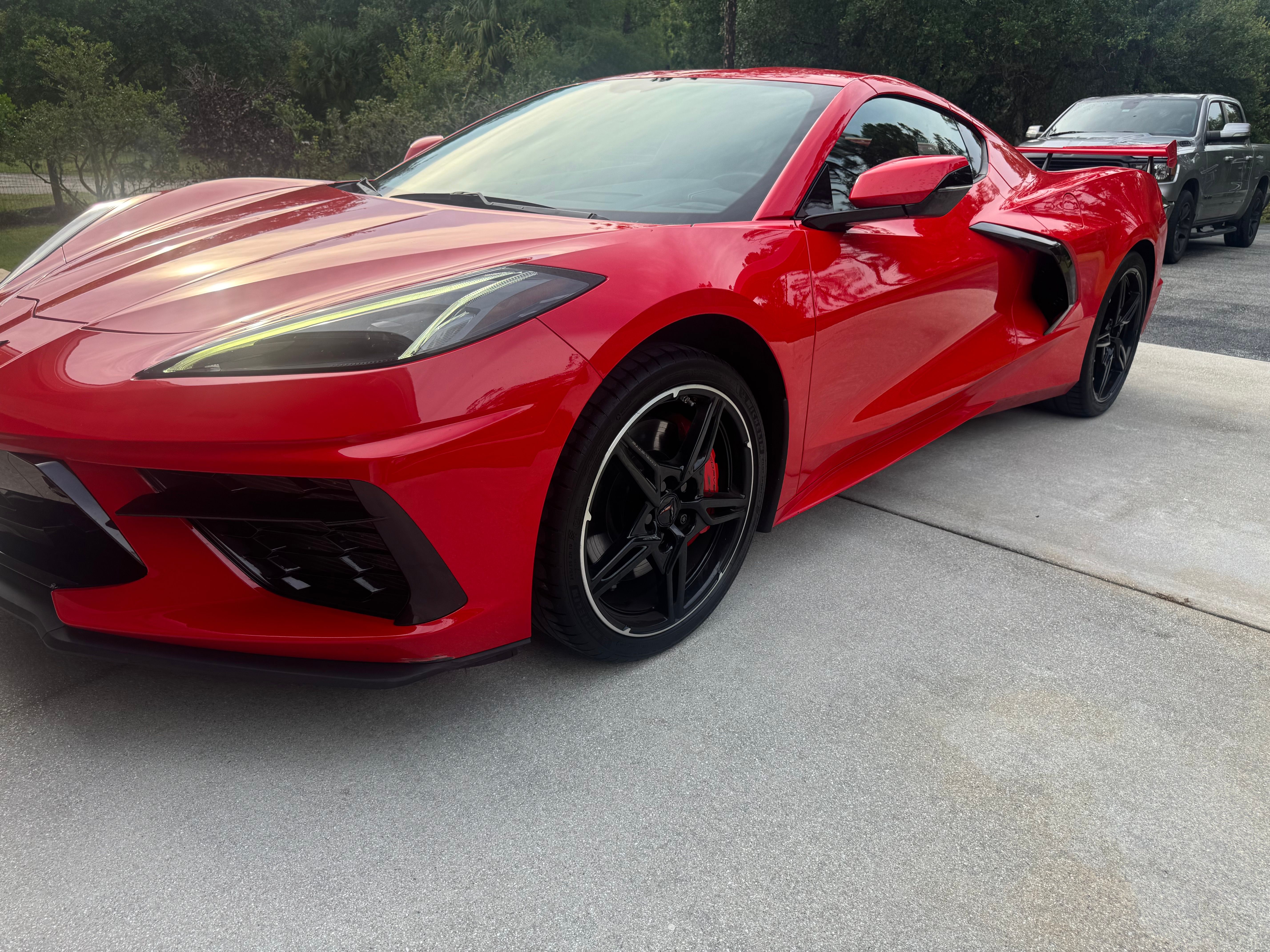 Used 2022 Chevrolet Corvette Stingray Preferred Cpe w/ Z51 Performance Package RWD image 1