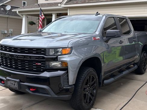 Used 2021 Chevrolet Silverado 1500 Custom Trail Boss w/ Safety Confidence Package AWD/4WD image 1